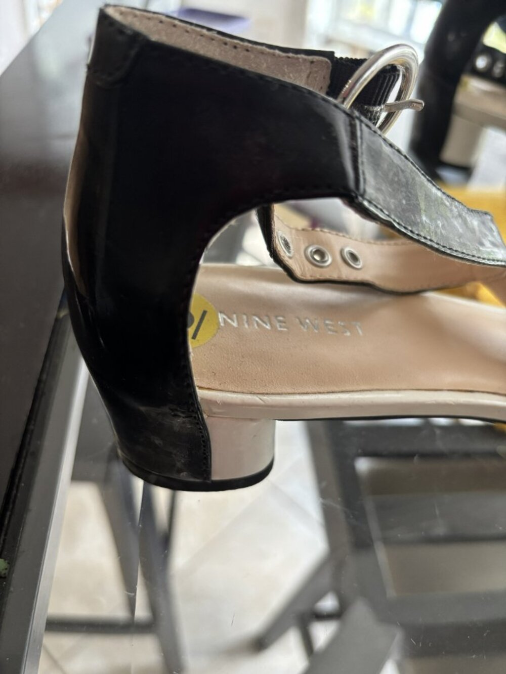 Cute 9 west black and white patent leather sandals size 9 - Picture 3 of 4